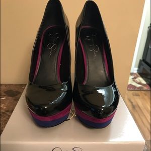 Jessica Simpson Beijo platform pumps